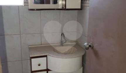 Casa com 2 quartos à venda na Rua Antônio Simplício, 177, Parque Ramos Freitas, São Paulo, 260 m2 por R$ 690.000