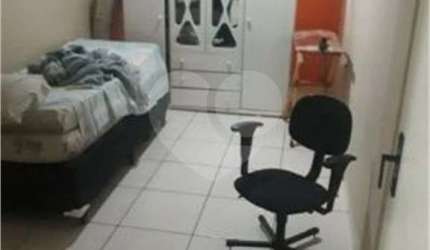 Casa com 3 quartos à venda na Rua Firmino Martins, 9, Metalúrgicos, Osasco, 257 m2 por R$ 590.000