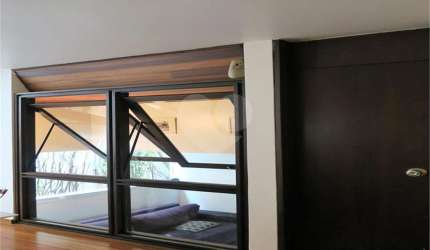 Casa com 4 quartos à venda na Rua Professor Alfredo Ashcar, 218, Jardim Leonor, São Paulo, 240 m2 por R$ 1.800.000