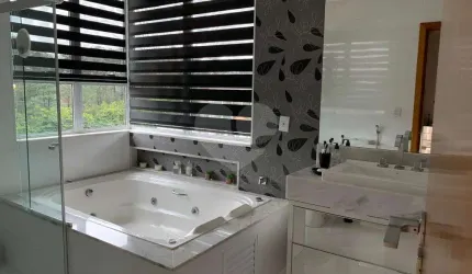 Casa em condomínio fechado com 3 quartos à venda na Avenida Embaúba, 31, Jardim do Golf I, Jandira, 299 m2 por R$ 1.980.000
