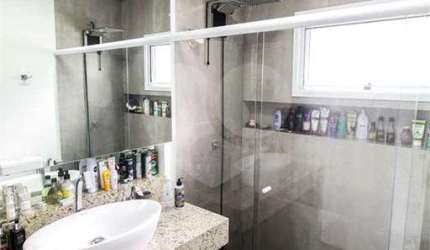 Casa em condomínio fechado com 3 quartos à venda na Avenida dos Carvalhos, 21, Terras do Madeira, Carapicuíba, 370 m2 por R$ 2.700.000