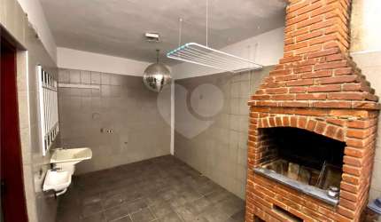 Casa com 2 quartos à venda na Rua Araújo Guimarães, 10, Jardim Monte Alegre, São Paulo, 200 m2 por R$ 645.000