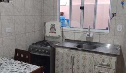 Casa com 2 quartos à venda na Rua Fernandes Brites da Silva, 109, Jardim Rubi, Mogi das Cruzes, 114 m2 por R$ 500.000