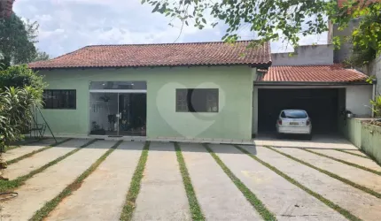 Casa com 3 quartos à venda na Rua Benedito Marcondes da Silva, 556, Vila Brasileira, Mogi das Cruzes, 136 m2 por R$ 689.000