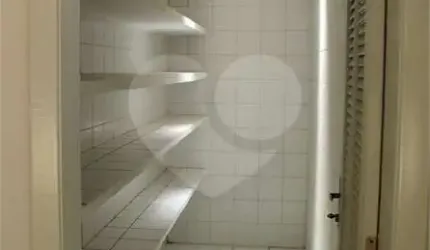 Casa em condomínio fechado com 4 quartos à venda na Alameda Alemanha, 274, Residencial Euroville, Carapicuíba, 427 m2 por R$ 1.800.000