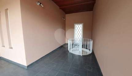 Casa com 3 quartos à venda na Avenida Eduardo Castro, 5200, Vila São José, Várzea Paulista, 207 m2 por R$ 700.000