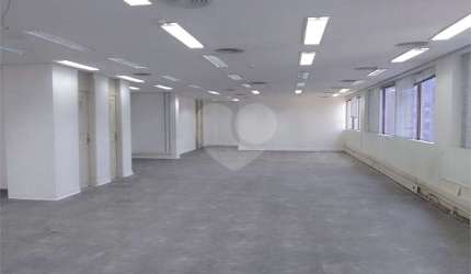 Sala comercial para alugar na Rua Líbero Badaró 377, 1, Centro, São Paulo, 60 m2 por R$ 6.000