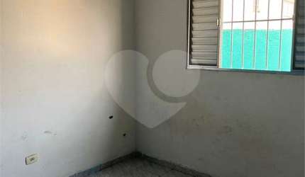 Casa com 5 quartos à venda na Rua Santa Izabel do Ivaí, 32, Jardim Célia, Guarulhos, 195 m2 por R$ 390.000