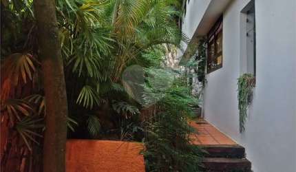 Casa com 4 quartos à venda na Rua Comissário Gastão Moutinho, 170, Morumbi, São Paulo, 300 m2 por R$ 2.200.000