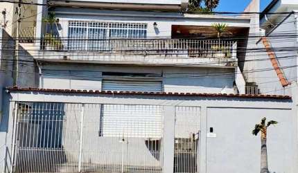Excelente sobrado com 313m² no bairro Jardim Marisa.