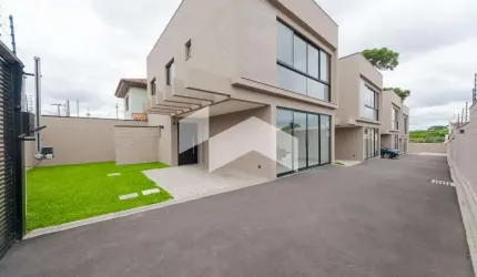 Sobrado em condomínio com 118.7 m², 3 quartos sendo 1 suíte à venda no bairro Santa Felicidade.