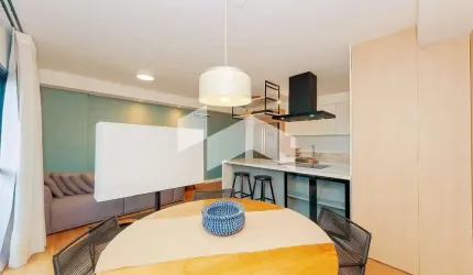 Apartamento com 65 m², 2 quartos sendo 1 suíte à venda no bairro Centro.