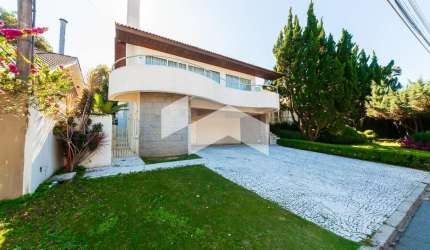 Casa de condomínio com 690 m², 5 quartos sendo 4 suítes para alugar no bairro Seminário.