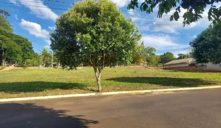 Terreno a Venda em Condomínio Fechado - Piratininga - SP
