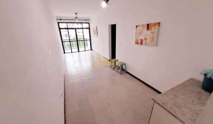 Apto 2 dorms., sacada, 1 vaga, Enseada