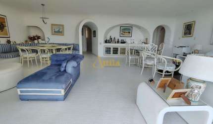 Apto frente praia, 5 dorms., 2 vagas, Pitangueiras