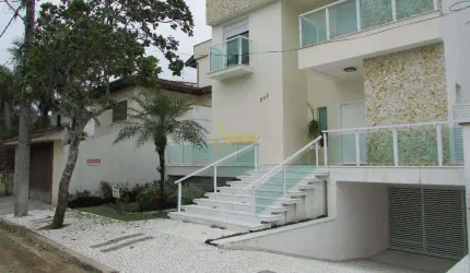 Casa de alto padrão próxima à praia com 6 suítes - Módulo 5