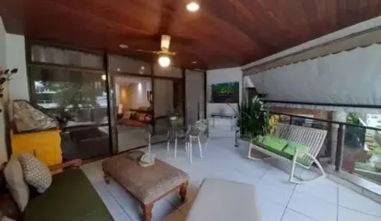Apartamento Amplo na Barra: 186m², 4 Quartos, Varandão e 2 Vagas