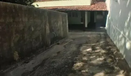 Casa com suíte  com 4 vagas de garagem - Betim