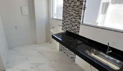 Apartamento com varanda no Bairro Coqueiros