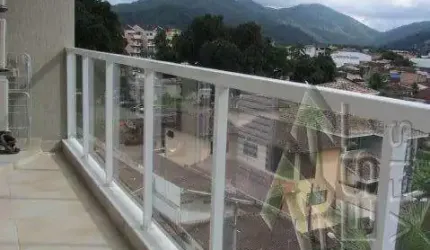 Ubatuba, Centro - Aptos com 156 m2 de área útil, com ótima localização.