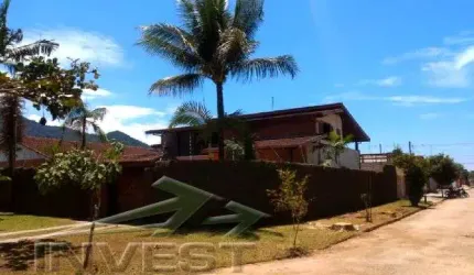 Ubatuba, Jardim Carolina, Excelente casa sobrado arejada com 05 dormitórios sendo 03 suítes