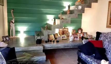 Ubatuba - Casa sobrado com 450 m2. de terreno com 03 dormitorios sendo 01 suite e  área de lazer.