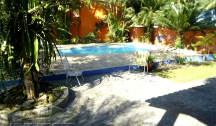 Ubatuba, Perequê - Mirim - Linda casa com piscina, com terreno de 1.000m2.