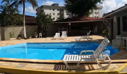 Ubatuba - Centro. Apartamento amplo c/ 3 dormitórios a venda no centro de Ubatuba