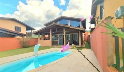 Ubatuba, Condomínio Park Hills - Belíssima casa com 03 dorms. sendo 1 suíte, espaço gourmet e piscina.