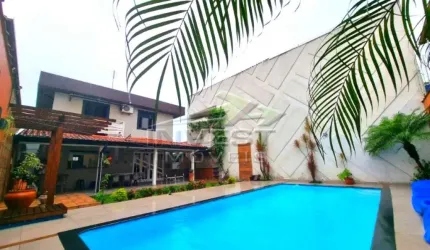 Ubatuba, Centro - Linda casa moderna com 3 Dormitórios mais uma suíte máster, área gourmet e piscina ampla
