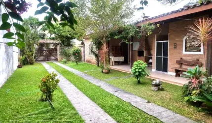 Ubatuba, Itagua - Belíssimo edícula muito bem localisada, a 600 metros do mar.