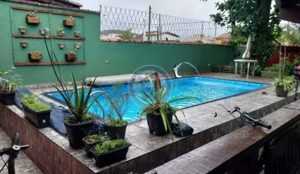 Casa com 3 quartos, Balneário Itaóca, Mongaguá - R$ 640 mil, Cod: 5017-1