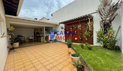 Casa forte 3 quartos bairro Santa Mônica