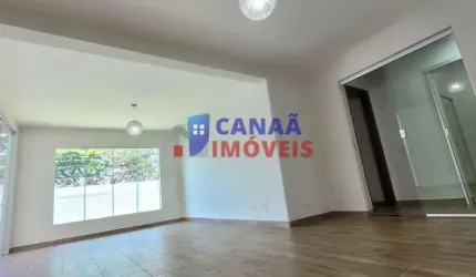 Casa térrea 3 quartos, 1 suíte e 2 demi suíte, lote 440m² (pega duas ruas)