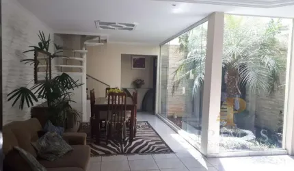 Casa à venda em Suzano 3 dormitórios, 1 suíte, 3 banheiros, 4 vagas, Construído: 214,82 m²