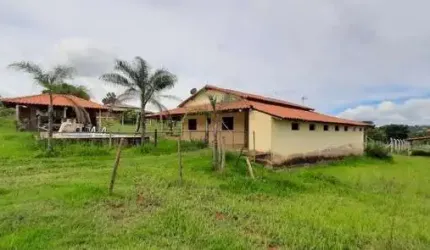Chácara / sítio com 3 quartos à venda no Chácaras Eldorado, Uberlândia  por R$ 760.000