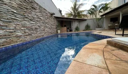 Casa com 4 quartos à venda no Jardim Karaíba, Uberlândia  por R$ 1.500.000