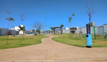 Terreno à venda no Alto Umuarama, Uberlândia  por R$ 240.000