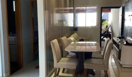 Casa com 2 quartos à venda no Novo Mundo, Uberlândia  por R$ 470.000