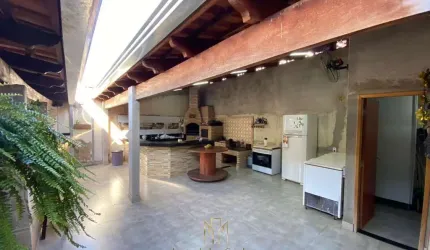 Casa com 2 quartos à venda no Luizote de Freitas, Uberlândia  por R$ 330.000