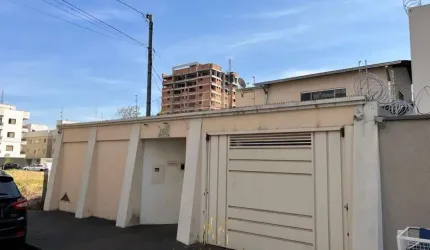 Casa com 3 quartos à venda no Santa Mônica, Uberlândia , 300 m2 por R$ 1.100.000