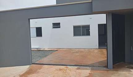 Casa com 3 quartos à venda em Laranjeiras, Uberlândia  por R$ 380.000