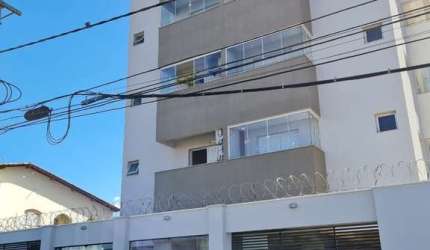 Apartamento à venda no bairro Martins, Uberlândia-MG: 2 quartos, 1 suíte, 1 sala, 2 banheiros, 1 vaga de garagem, 62m². Aproveite!