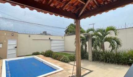 Casa com 3 quartos à venda no Brasil, Uberlândia  por R$ 800.000