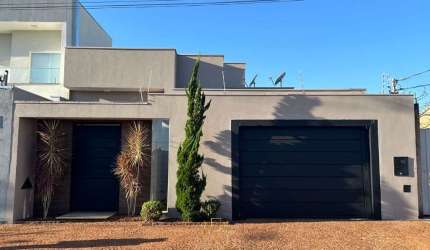 Casa com 3 quartos à venda no Alto Umuarama, Uberlândia , 250 m2 por R$ 800.000