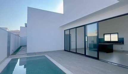 Casa  Condomínio Splendido à Venda em Uberlândia-MG no Jardim Botânico: 4 Quartos, 4 Suítes, 4 Salas, 2 Vagas, 230m².