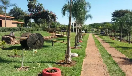 Chácara à venda em Uberlândia-MG, bairro Tubalina: 385,00 m² de área para seu novo refúgio!