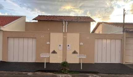 Imperdível oportunidade! Casa à venda em Uberlândia-MG, bairro Pacaembu, 2 quartos, 1 sala, 1 banheiro, 2 vagas de garagem.
