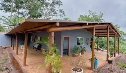 Chácara à venda na Represa Miranda em Uberlândia-MG: 3 quartos, 1 sala, 2 banheiros no Distrito Industrial